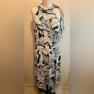 Elegant Green and White Leaf Print Dress